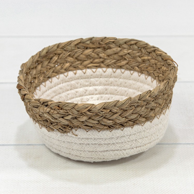 420167/77 Корзина плетёная Круглая 15*7 (±5%) из камыша и хлопка (77) Натуральный/Белый 1/120 420167/77 Корзина плетёная Круглая 15*7 (±5%) из камыша и хлопка (77) Натуральный/Белый 1/120